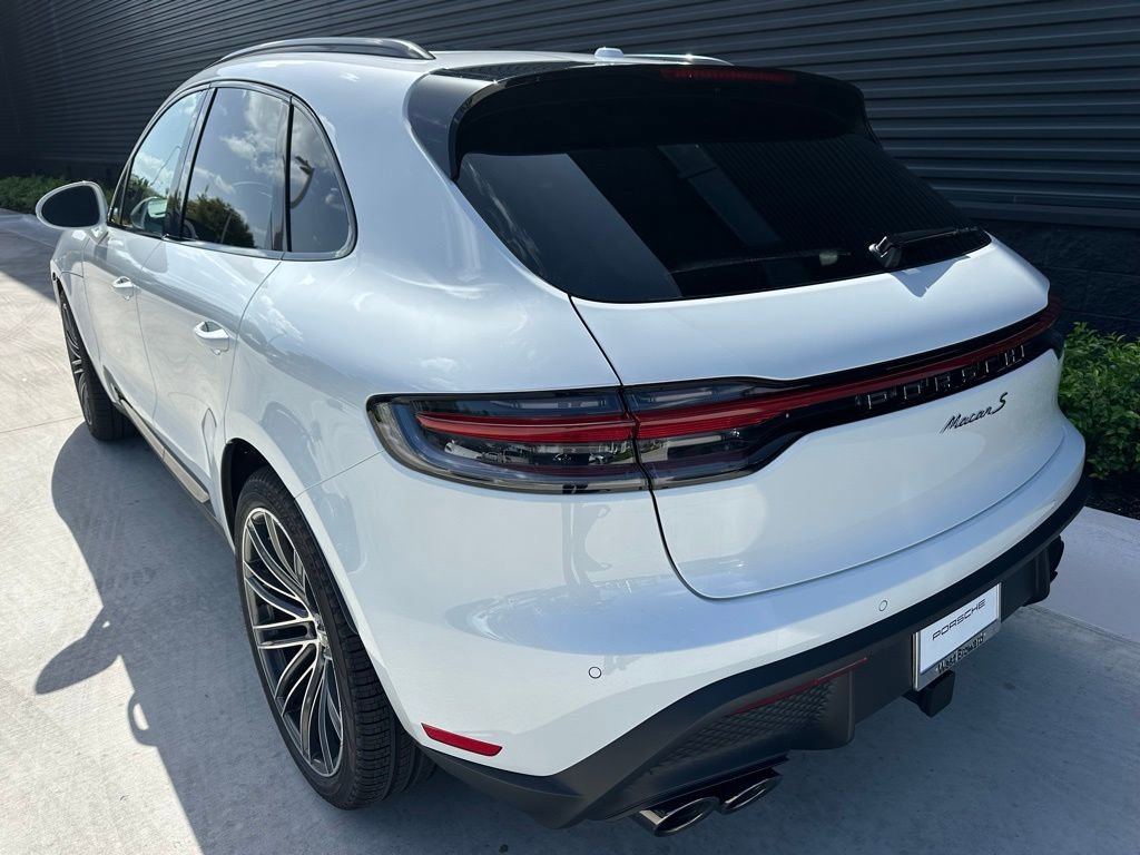 Certified 2025 Porsche Macan S image 3