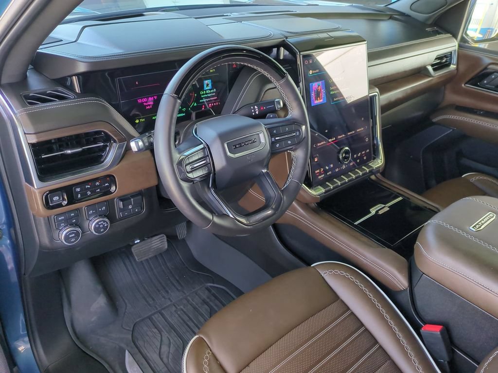 Used 2025 GMC Yukon XL Denali Ultimate AWD/4WD image 11