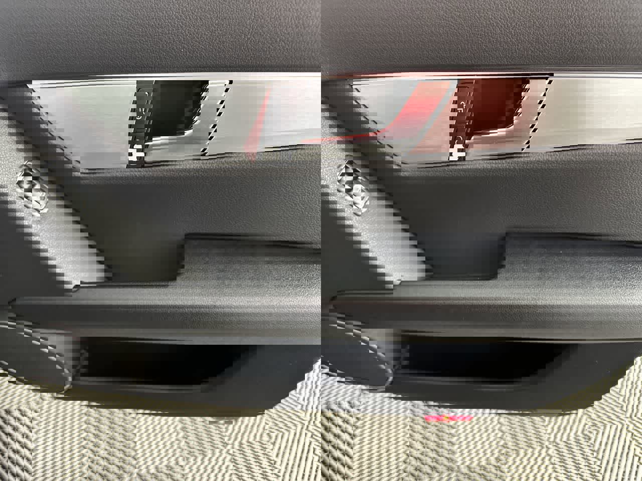 Used 2012 Mercedes-Benz C 300 Sport image 24