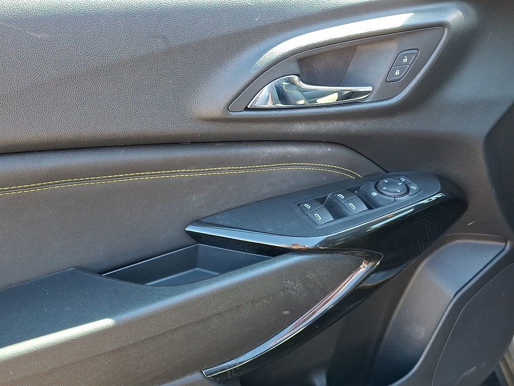 Used 2024 Chevrolet Trax ACTIV w/ Sunroof Package image 12