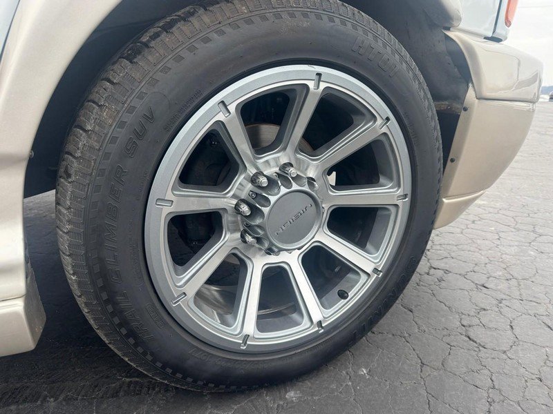 Used 2015 Chevrolet Express 2500 image 31