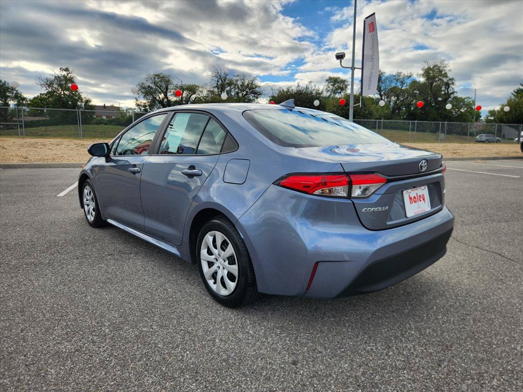 Certified 2025 Toyota Corolla LE FWD image 7