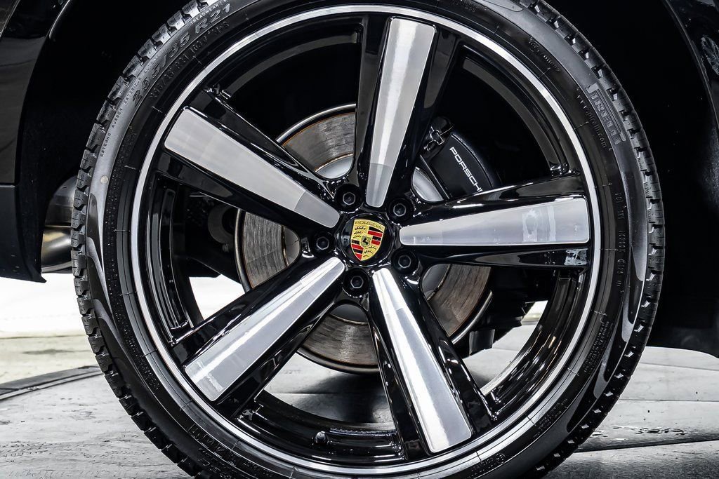 Certified 2025 Porsche Macan image 23