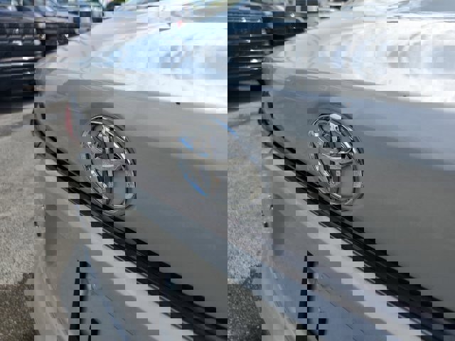 Used 2021 Toyota Corolla LE image 11