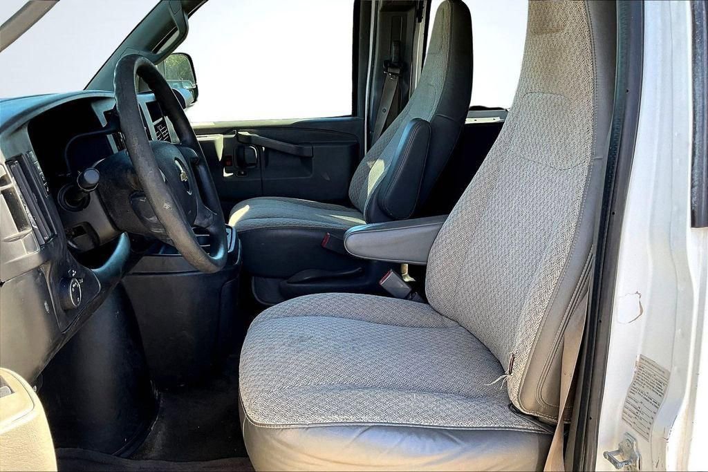 Used 2019 Chevrolet Express 3500 LT w/ LT Preferred Equipment Group image 25