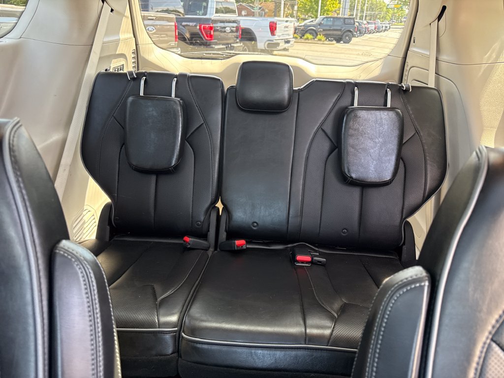 Used 2018 Chrysler Pacifica Limited FWD image 27