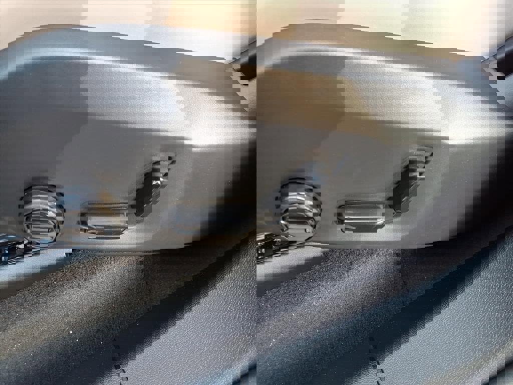 New 2026 Volvo XC60 B5 Plus w/ Protection Package Premier image 16