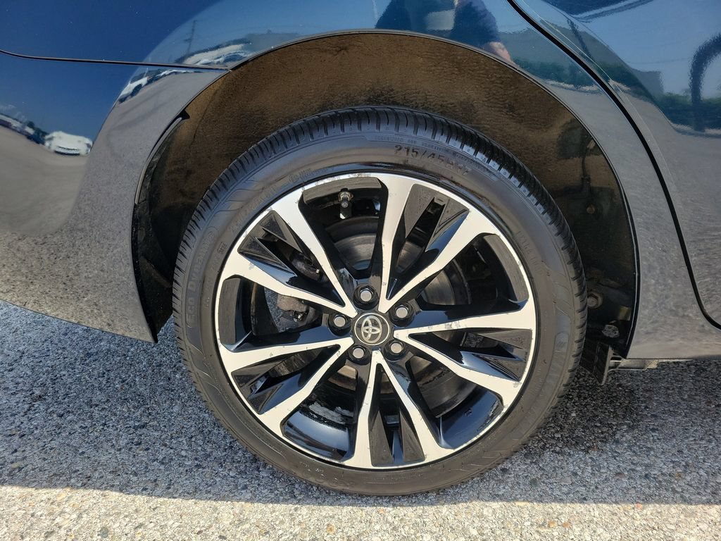 Used 2017 Toyota Corolla SE FWD image 5