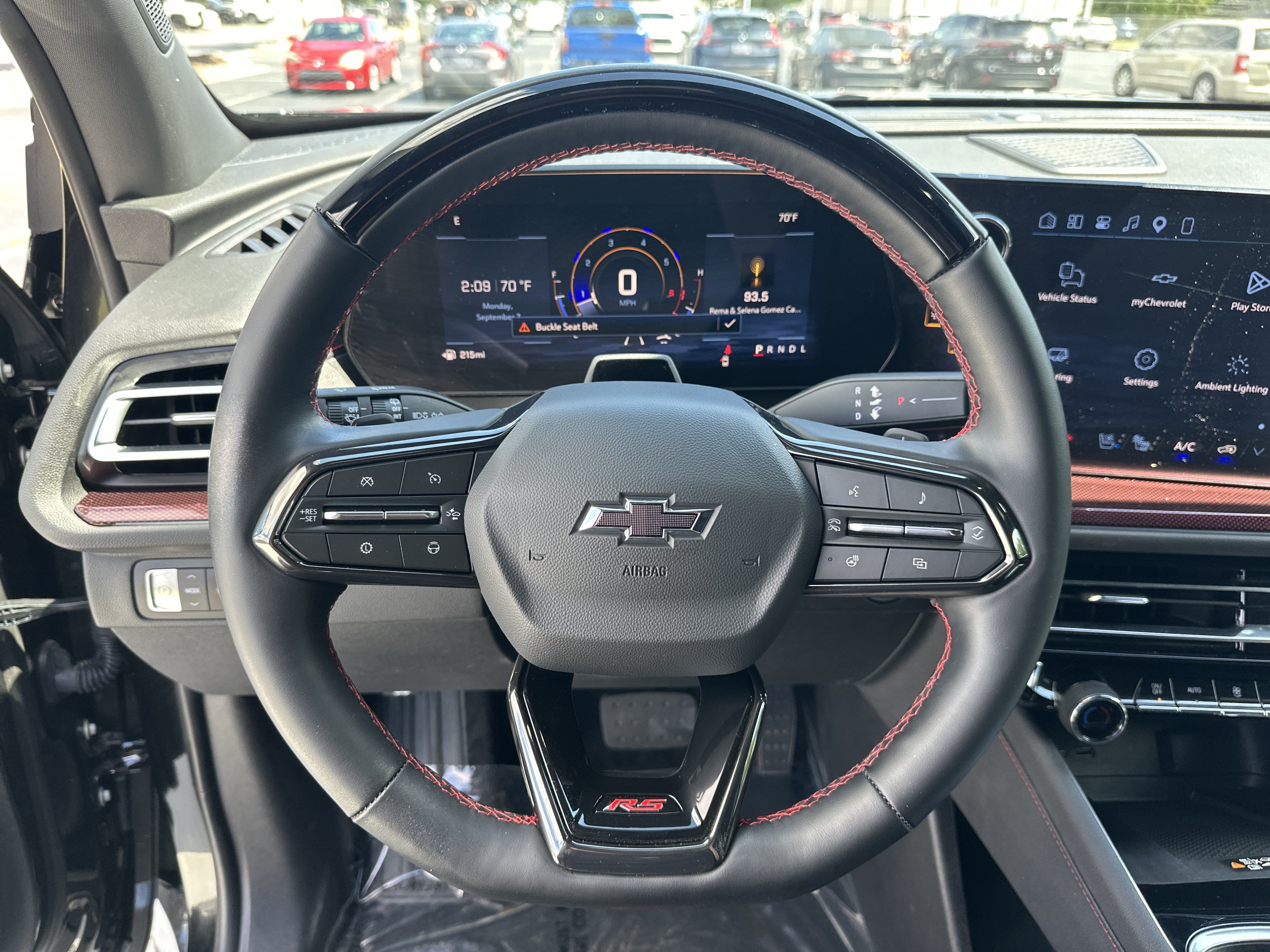 Used 2025 Chevrolet Traverse RS FWD image 18