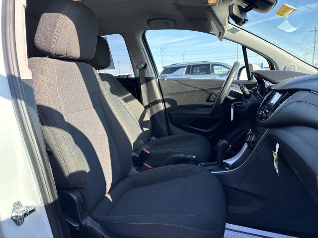 Certified 2021 Chevrolet Trax LS w/ Tint and Cruise Package image 24