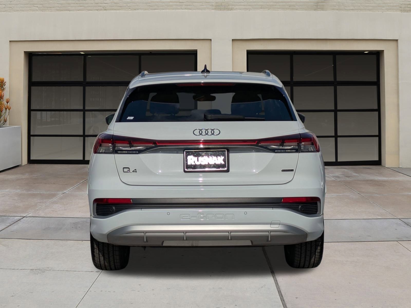 Used 2024 Audi Q4 e-tron Premium image 5