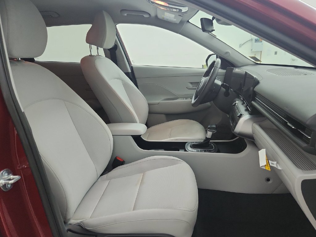 Used 2025 Hyundai Kona SEL AWD/4WD image 35