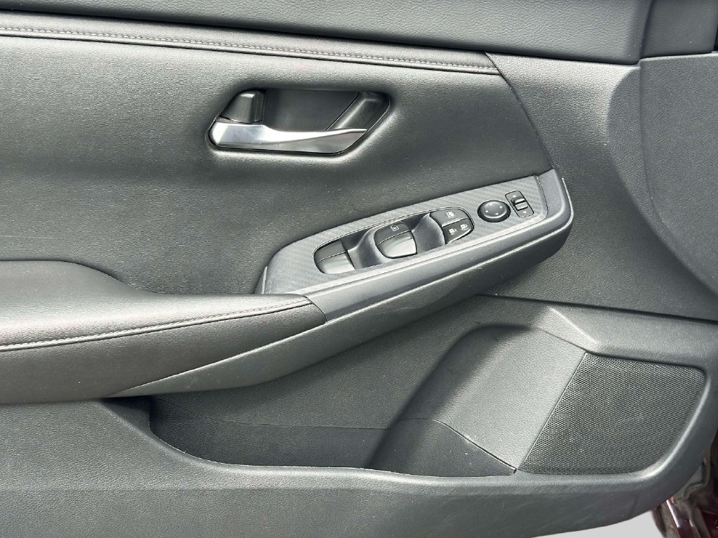 Used 2024 Nissan Sentra SV FWD image 14