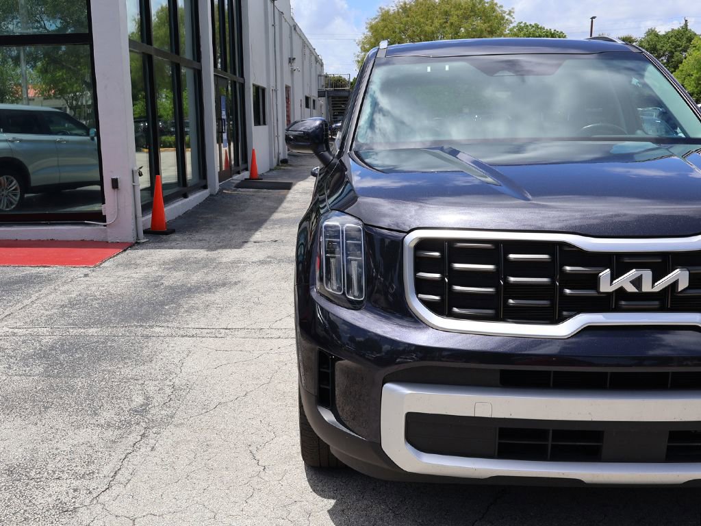 Used 2025 Kia Telluride S FWD image 8
