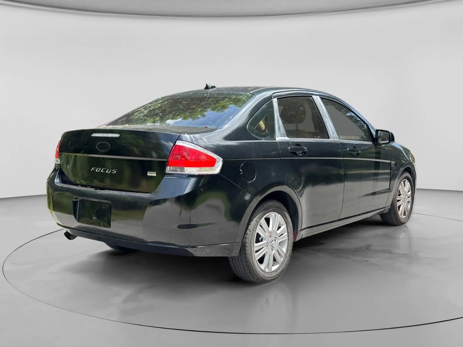 Used 2009 Ford Focus SEL FWD image 5