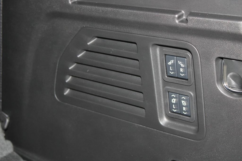 New 2026 Chevrolet Traverse RS w/ LPO, Floor Liner Package image 38