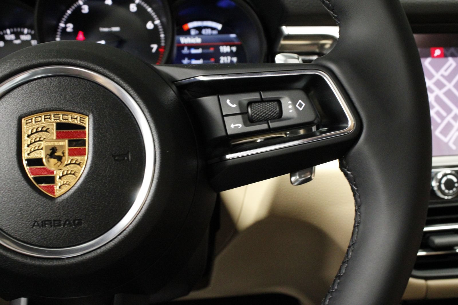 New 2026 Porsche Macan AWD/4WD image 28