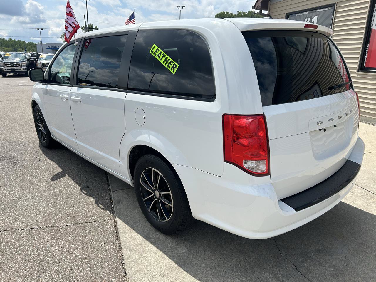 Used 2018 Dodge Grand Caravan SE FWD image 7