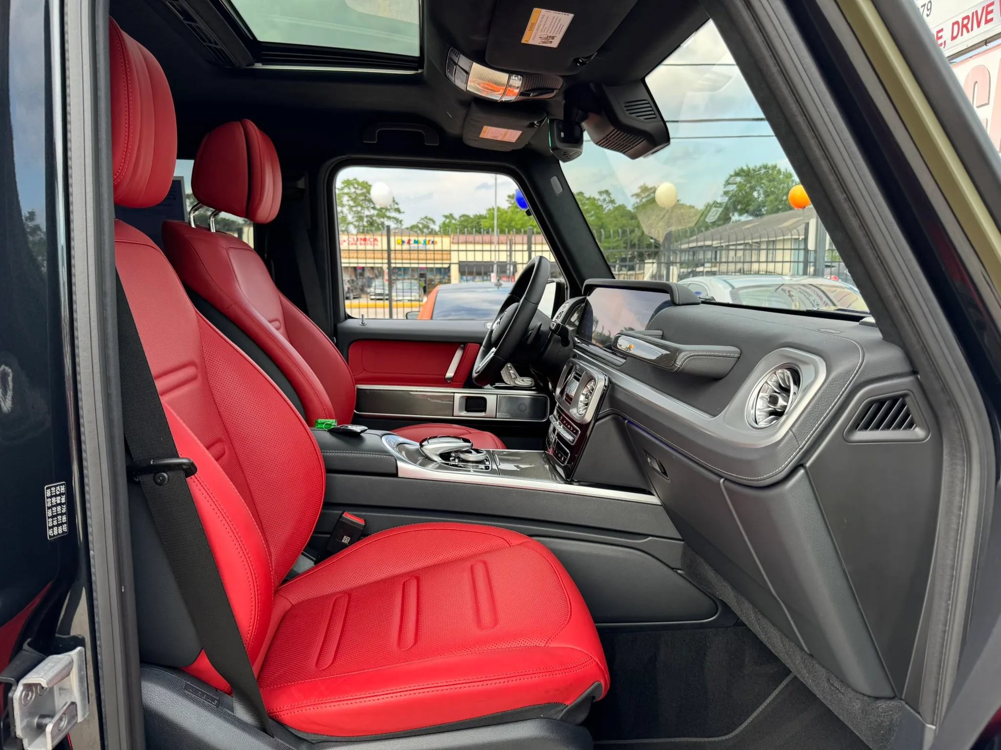 Used 2024 Mercedes-Benz G 550 image 23