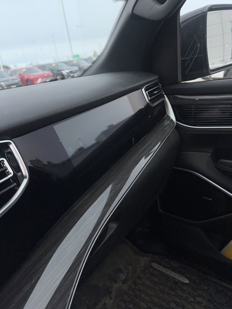 Used 2022 Jeep Wagoneer Series III w/ Premium Group I image 16