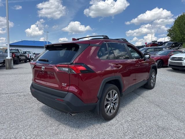 Used 2023 Toyota RAV4 XLE Premium image 4