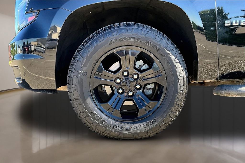 Used 2017 Chevrolet Suburban LT AWD/4WD image 8