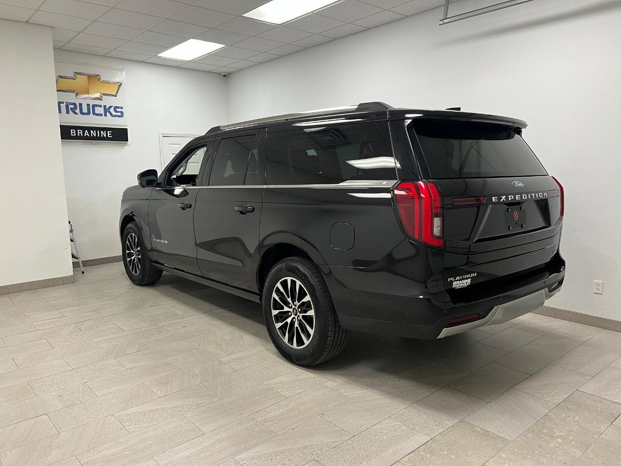 Used 2025 Ford Expedition Max Platinum AWD/4WD image 15