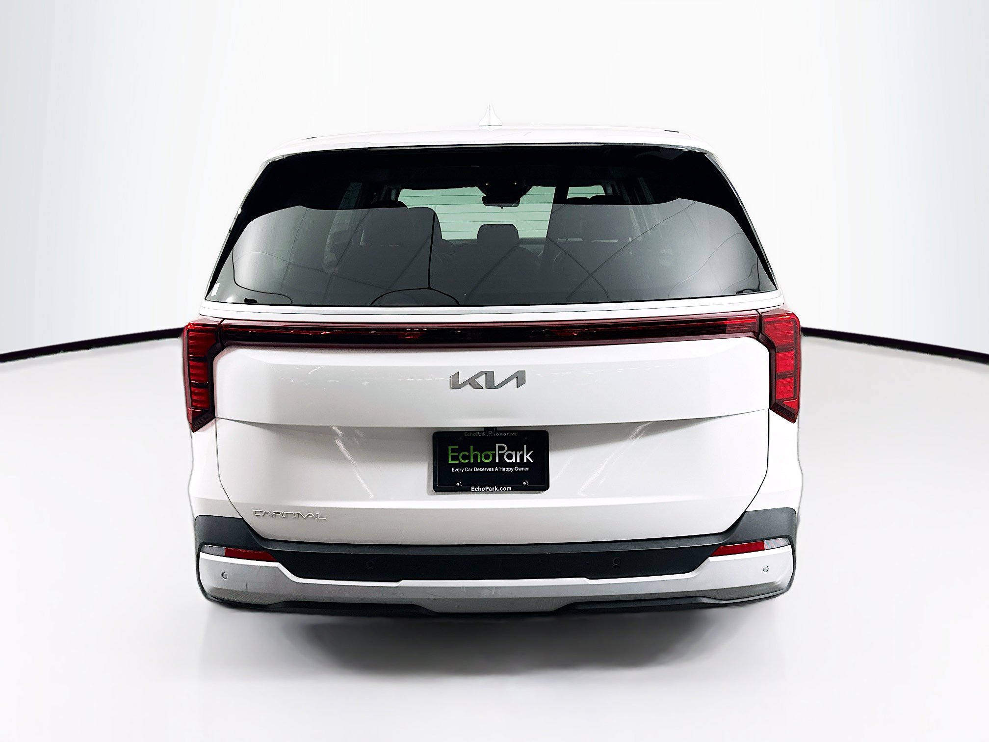 Used 2025 Kia Carnival FWD image 7