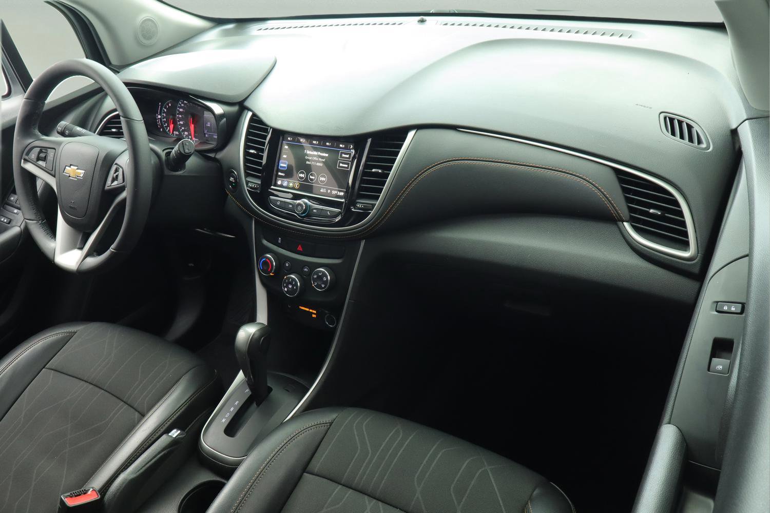 Used 2019 Chevrolet Trax LT w/ LT Convenience Package image 12