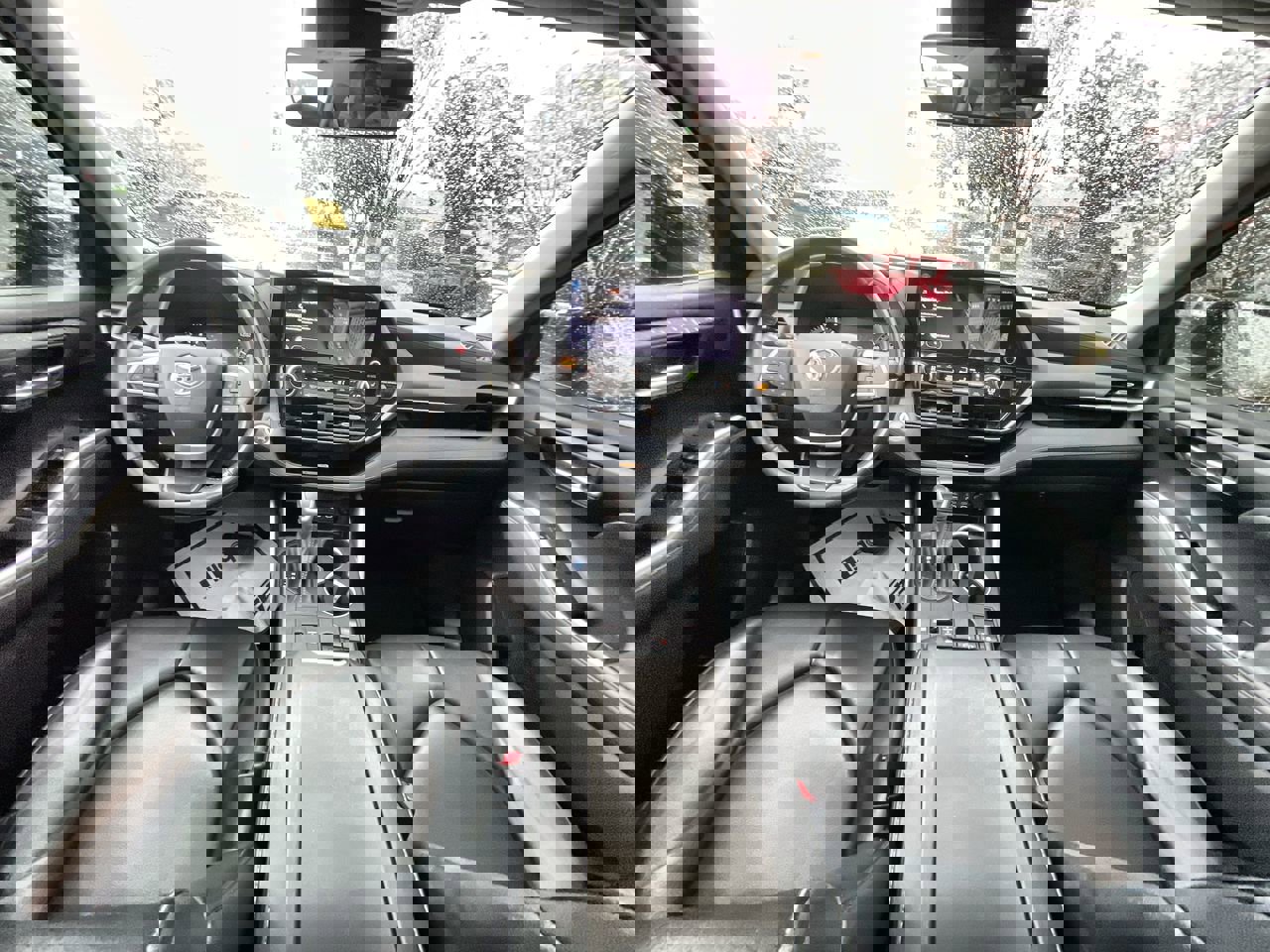 Used 2023 Toyota Highlander XLE image 21