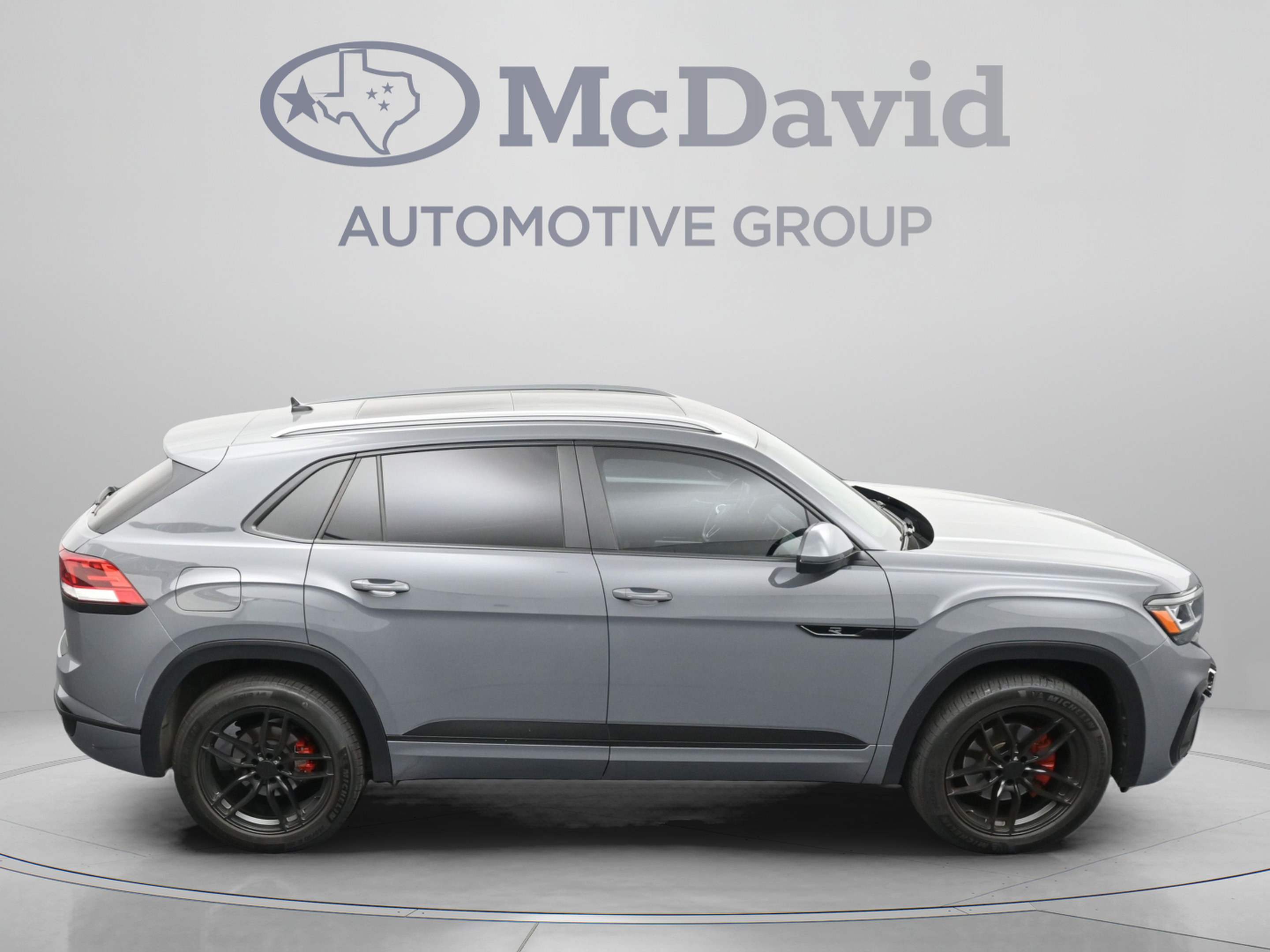 Used 2020 Volkswagen Atlas Cross Sport SEL R-Line FWD image 40