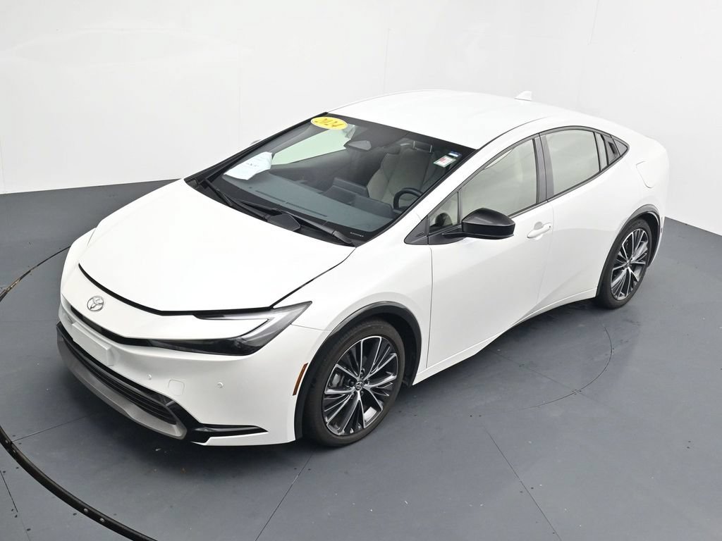 Used 2024 Toyota Prius XLE FWD image 27