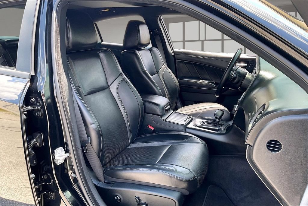 Used 2019 Dodge Charger SXT w/ Plus Group AWD/4WD image 28
