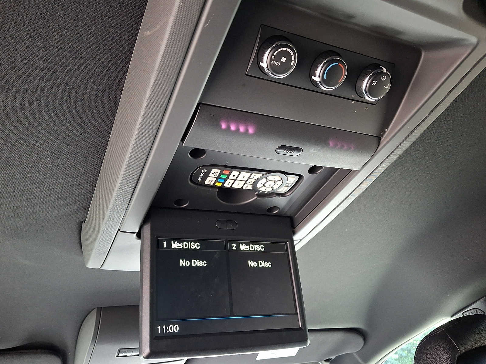 Used 2014 Chrysler Town & Country S FWD image 14