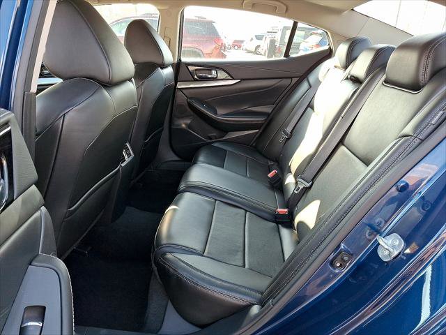 Used 2023 Nissan Maxima SV w/ Floor Mat Group FWD image 18