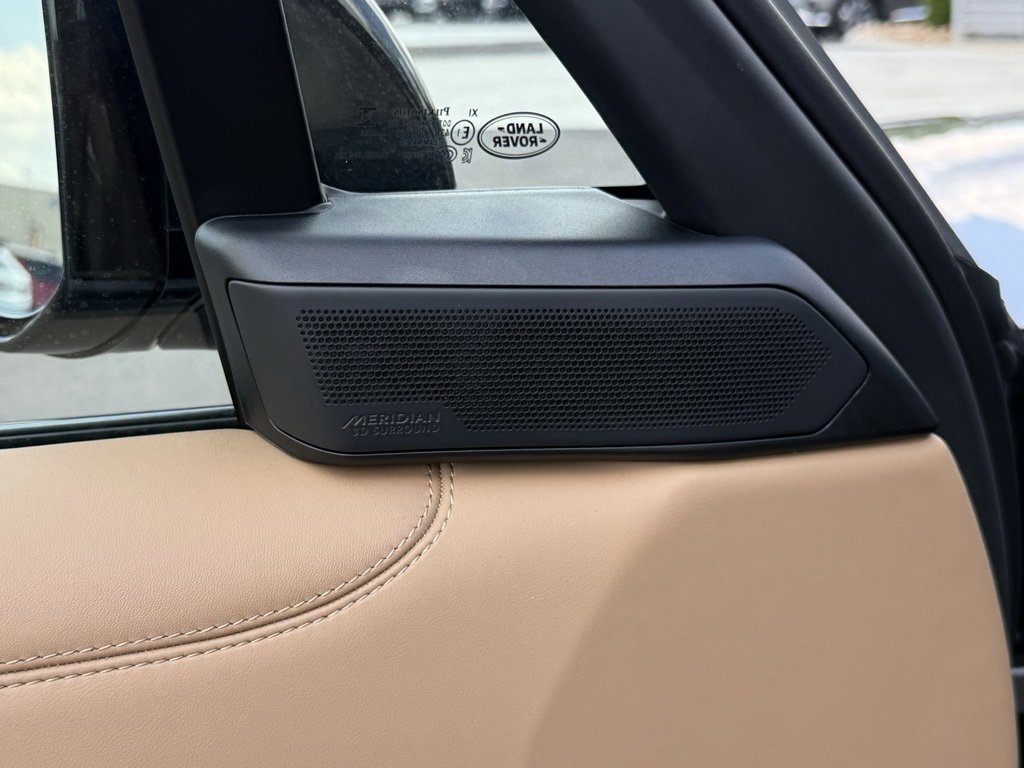 New 2025 Land Rover Range Rover SE image 15