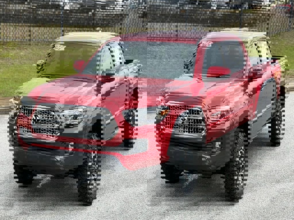 Used 2017 Toyota Tacoma TRD Off-Road w/ Tow Package (A/T) image 10