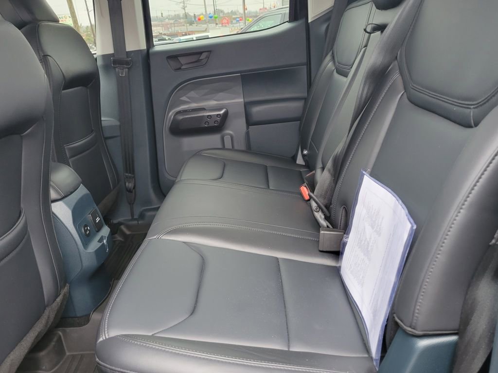 Certified 2024 Ford Maverick Lariat w/ Black Appearance Package image 9