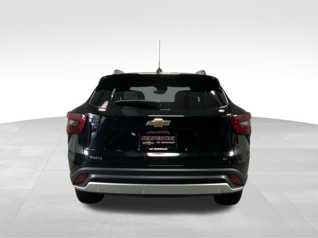 Used 2024 Chevrolet Trax LT FWD image 8