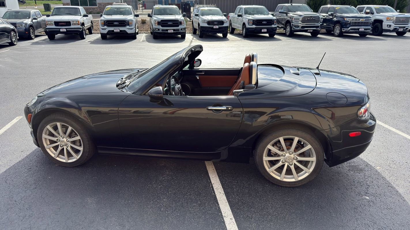 Used 2008 MAZDA MX-5 Miata Grand Touring w/ Premium Pkg RWD image 16