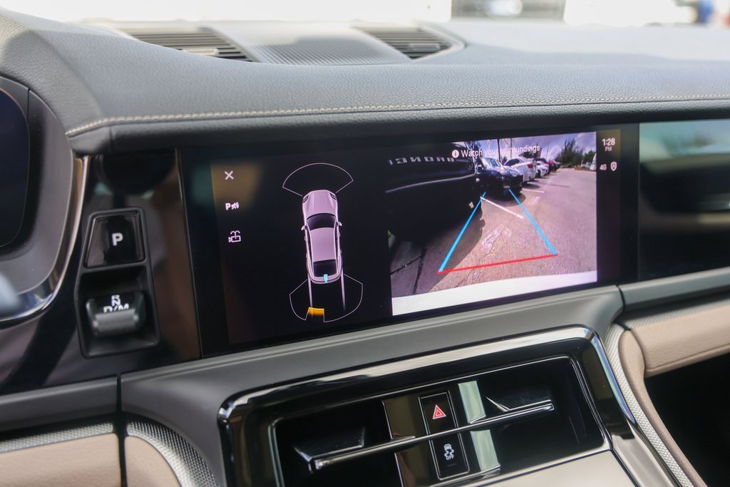 Used 2024 Porsche Panamera image 17