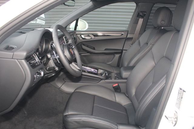 New 2025 Porsche Macan S image 5