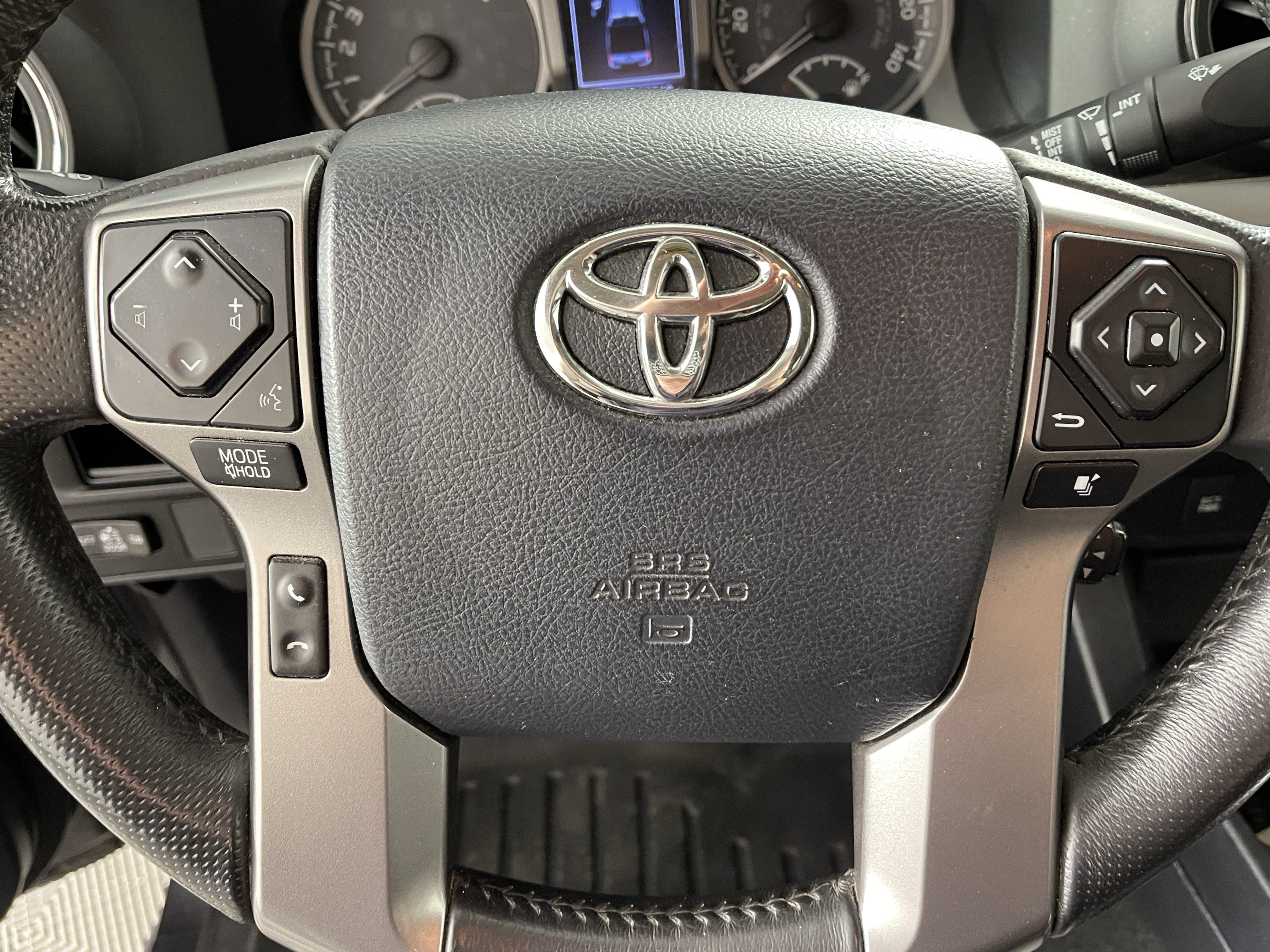 Used 2017 Toyota Tacoma SR5 w/ Tow Package AWD/4WD image 19