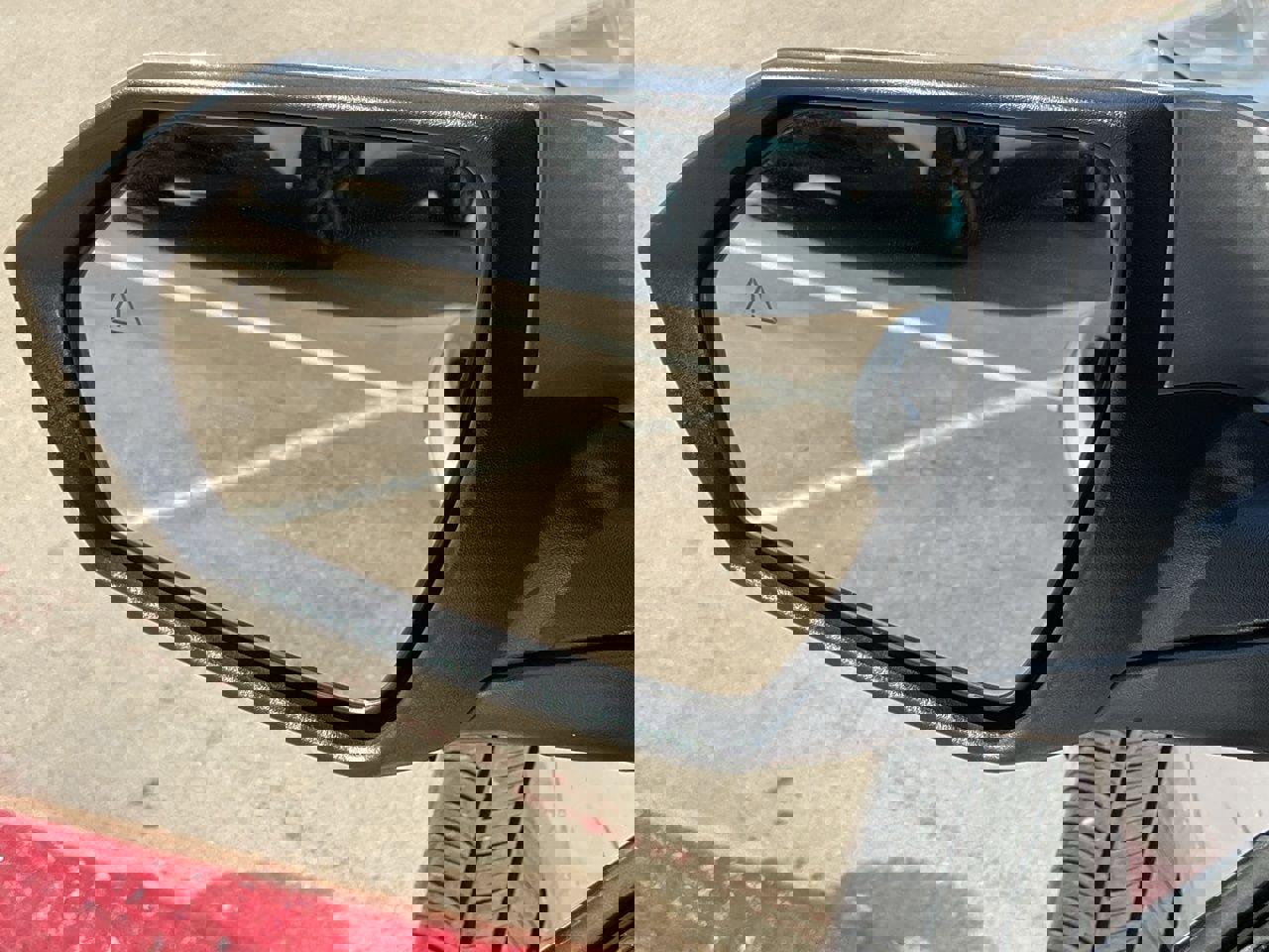 Used 2025 Hyundai Elantra SEL image 11