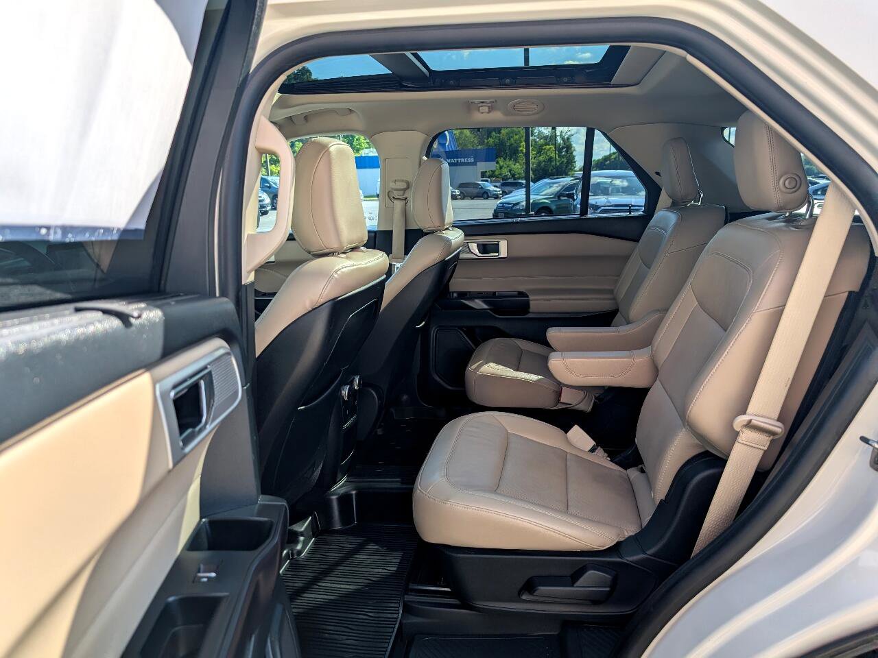 Used 2020 Ford Explorer Limited image 9