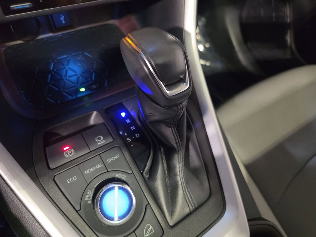 Used 2021 Toyota RAV4 Limited image 22