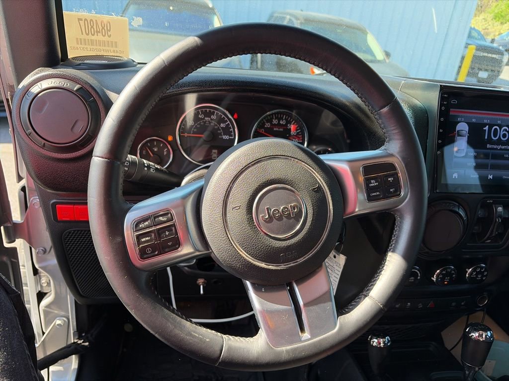 Used 2016 Jeep Wrangler Unlimited Rubicon AWD/4WD image 13