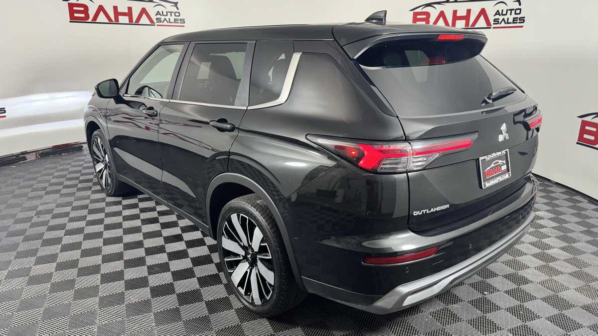 Used 2025 Mitsubishi Outlander SE FWD image 5