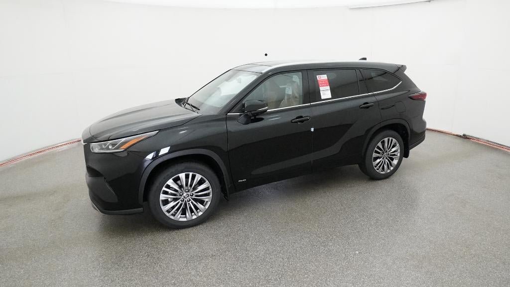 New 2026 Toyota Highlander Platinum AWD/4WD image 2
