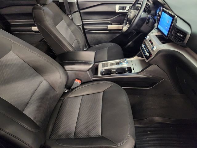 Used 2023 Ford Explorer XLT RWD image 3